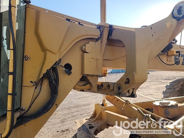 1995-deere-670b-image-25