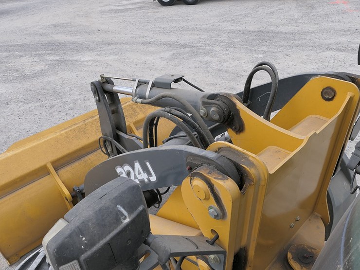 2012-deere-324j-image-25