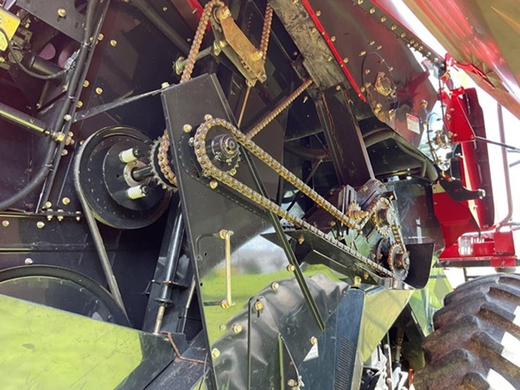 2011-case-ih-6088-image-16