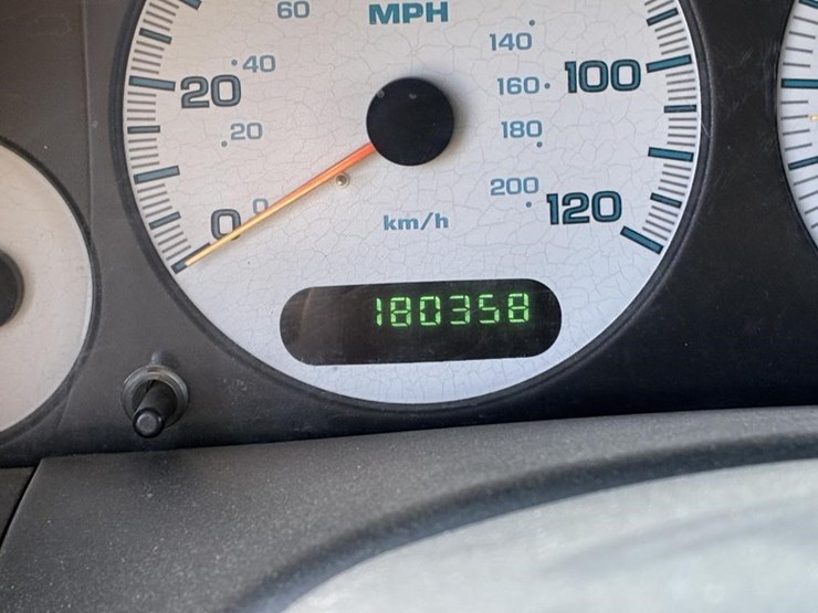 2002-dodge-grand-caravan-image-16