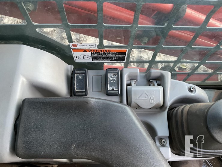 2020-kubota-svl95-2s-image-17