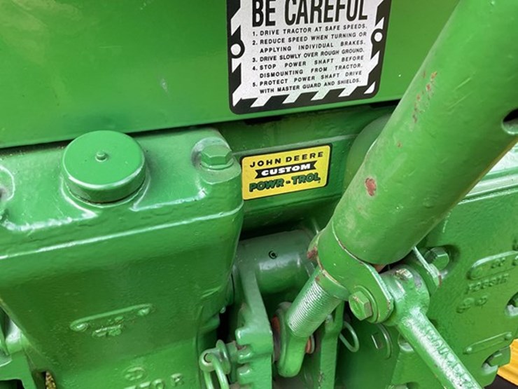 1957-john-deere-520-image-9