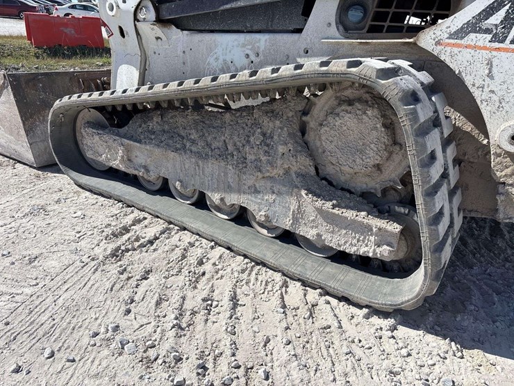 2018-bobcat-t750-image-23