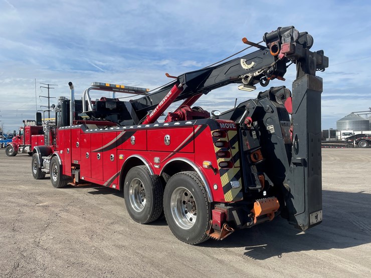 #3824-•-2019-peterbilt-heavy-rotator-(has-mn-title-in-delay,-may-take-6-8-weeks)-image-4
