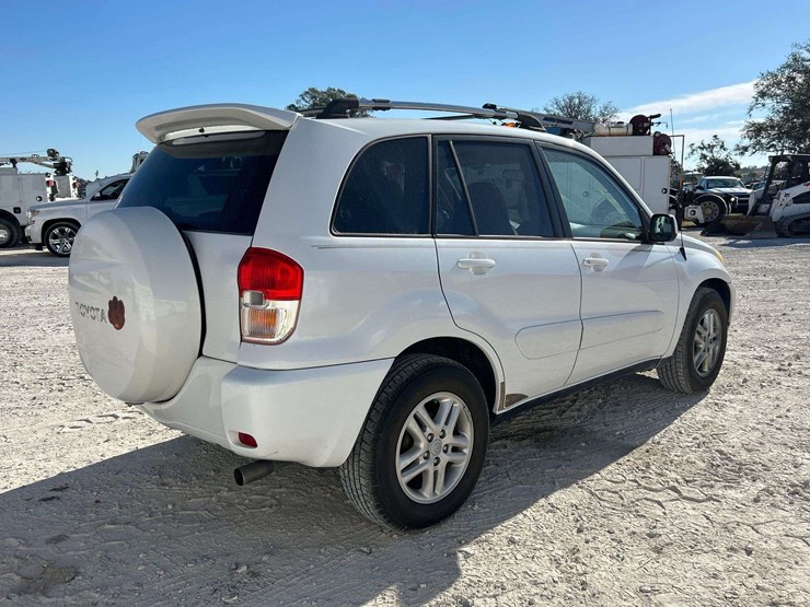 2003-toyota-rav4-image-3