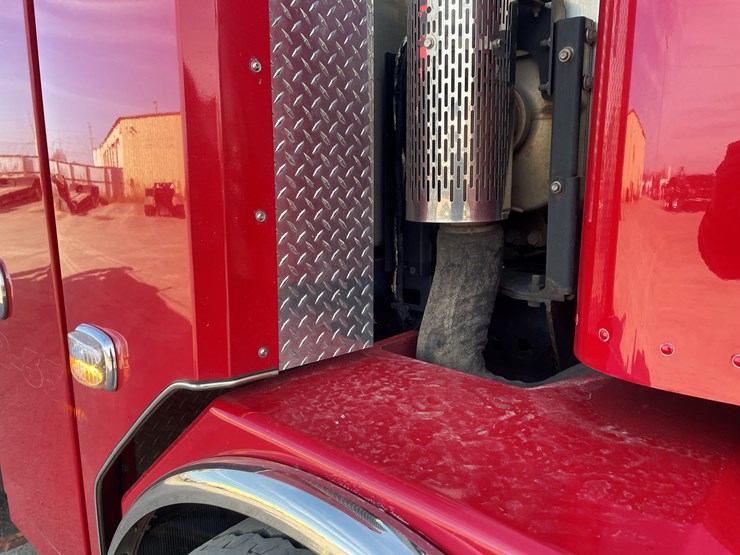 #3824-•-2019-peterbilt-heavy-rotator-(has-mn-title-in-delay,-may-take-6-8-weeks)-image-17