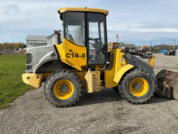 #1401-•-coyote-c14-4-compact-wheel-loader-image-6
