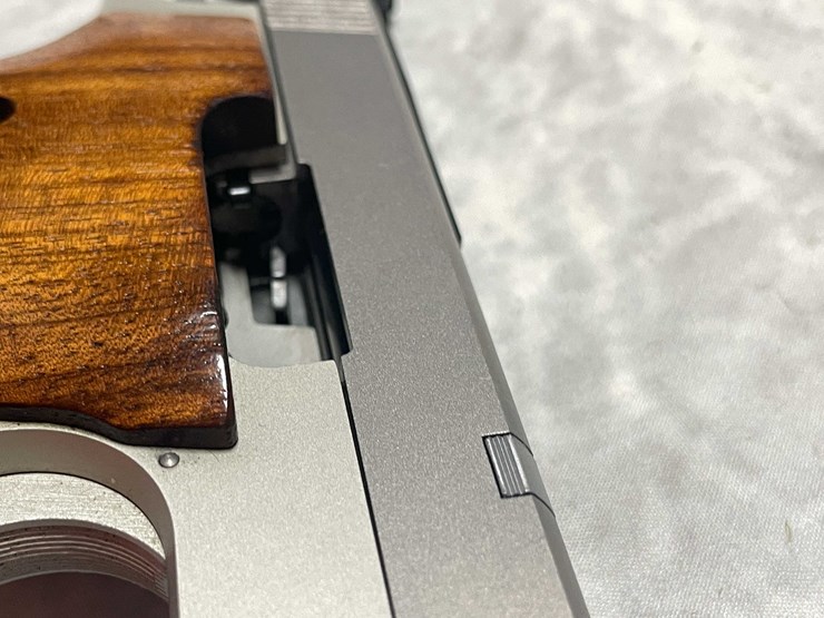 #5190-•-smith-&-wesson-model-622,-22-cal-semi-auto-pistol,-sn:-uac-4299,-(neenah,-wi)-image-20