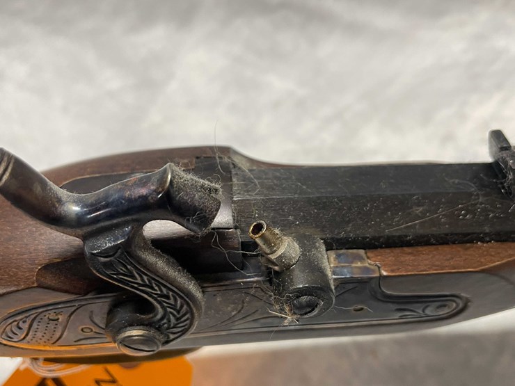 #8070-•-traditions-,-.50-cal.-muzzleloader,-sn:-202082,-(neenah,-wi)-image-25