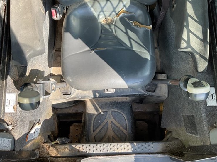 2007-new-holland-l185-image-21