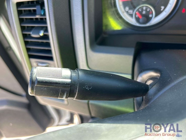 2015-dodge-ram-1500-image-16