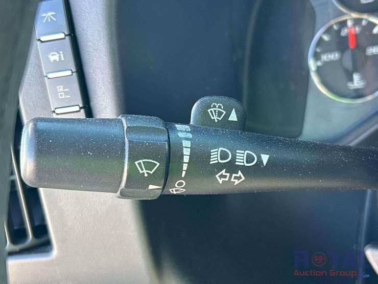 2012-gmc-3500-image-16