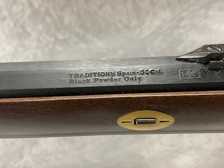 #8070-•-traditions-,-.50-cal.-muzzleloader,-sn:-202082,-(neenah,-wi)-image-16