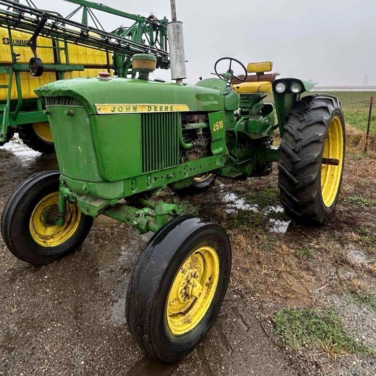 JOHN DEERE 2510
