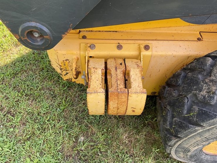 2007-new-holland-l185-image-11