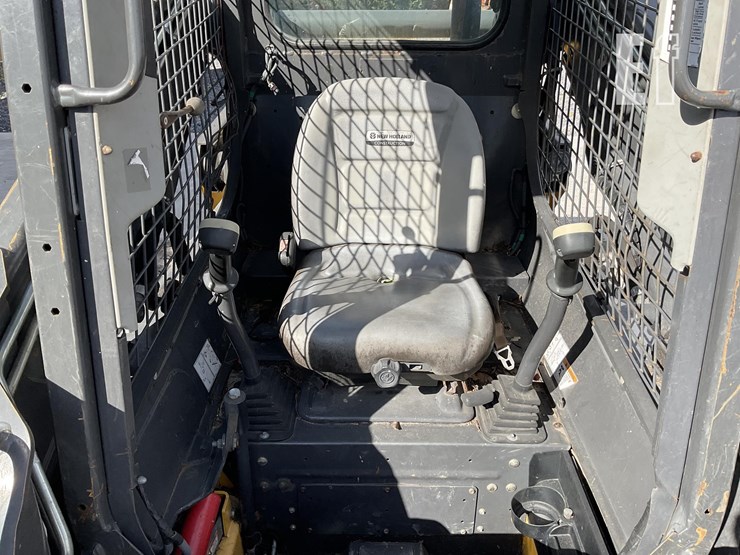 2018-new-holland-c232-image-14