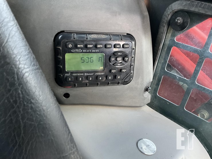 2020-kubota-svl95-2s-image-15