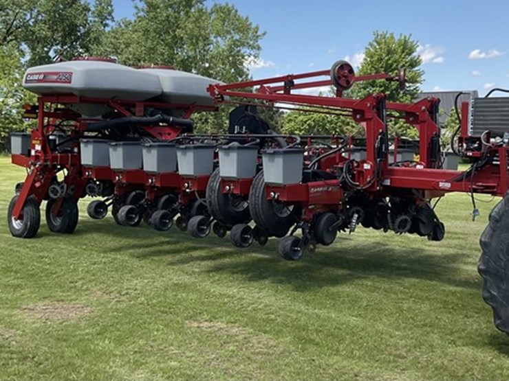 2011-case-ih-1250-image-2