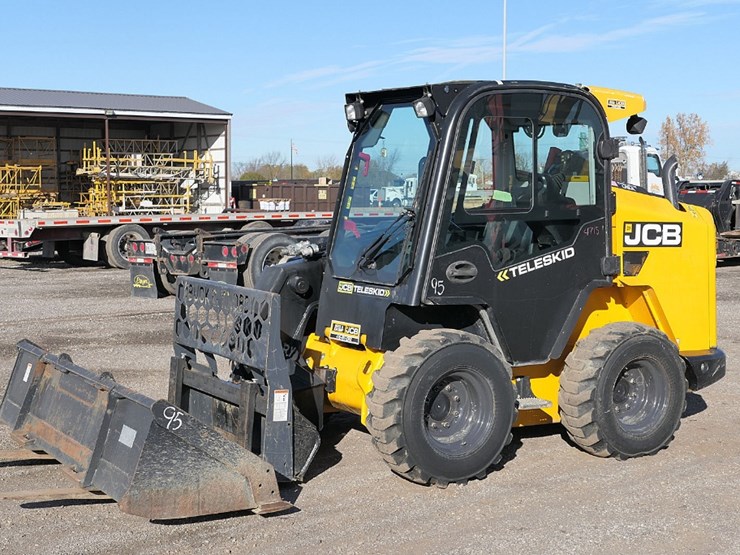 2017-jcb-3ts-8w-image-1