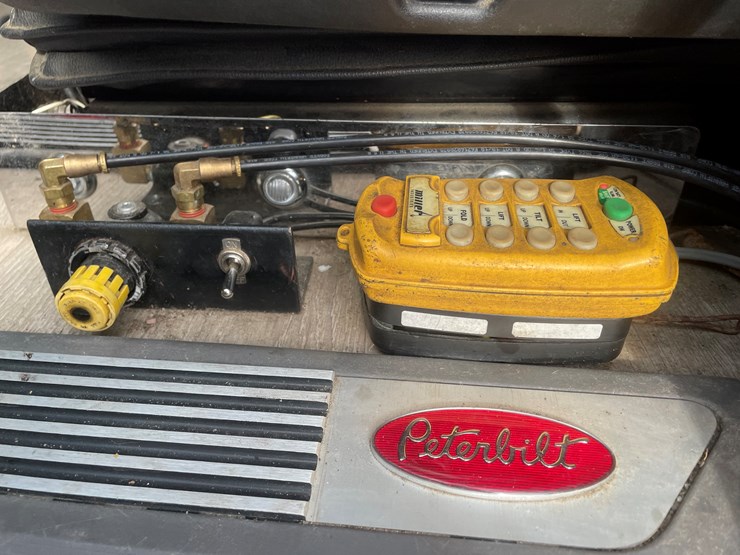 #3822-•-2019-peterbilt-heavy-rotator-truck-(has-mn-title-in-delay,-may-take-6-8-weeks)-image-66