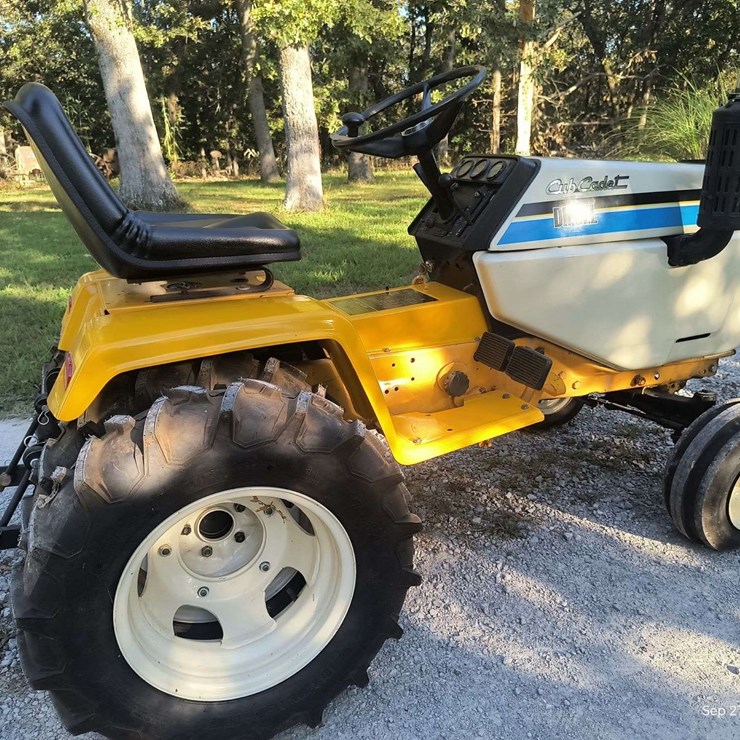 CUB CADET 1572