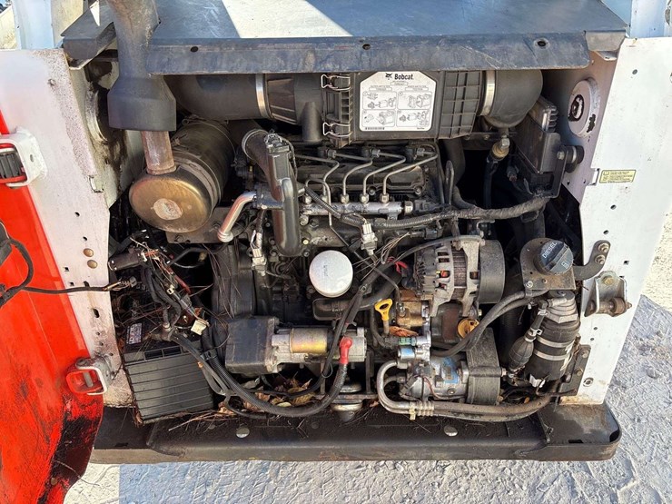 2017-bobcat-s650-image-12