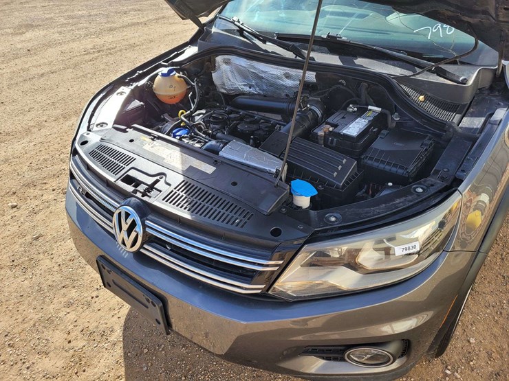 2015-volkswagen-tiguan-image-17