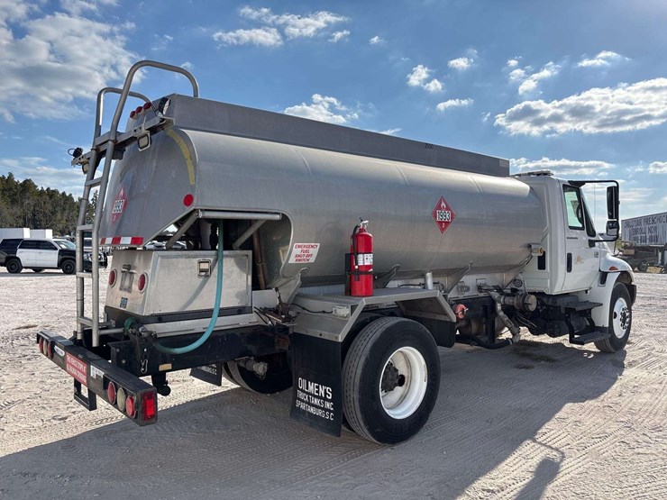 2006-international-durastar-4300-image-3