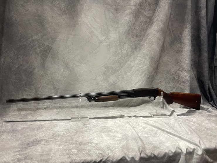 #7038-•-ithaca-model-37,-12-ga.-pump-action-shotgun,-sn:-26995,-(neenah,-wi)-image-2