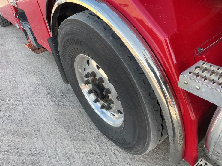 #3824-•-2019-peterbilt-heavy-rotator-(has-mn-title-in-delay,-may-take-6-8-weeks)-image-16