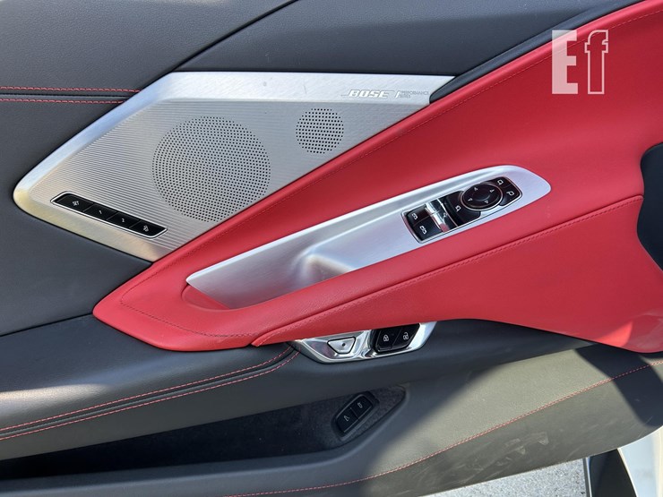 2021-chevrolet-corvette-image-37