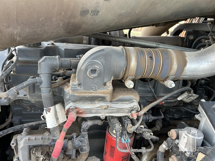 2014-case-721f-xr-image-41