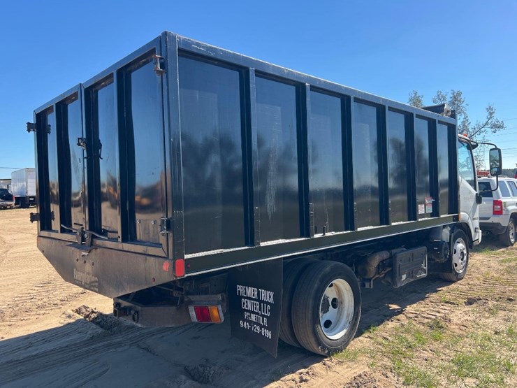 2015-isuzu-nrr-image-4