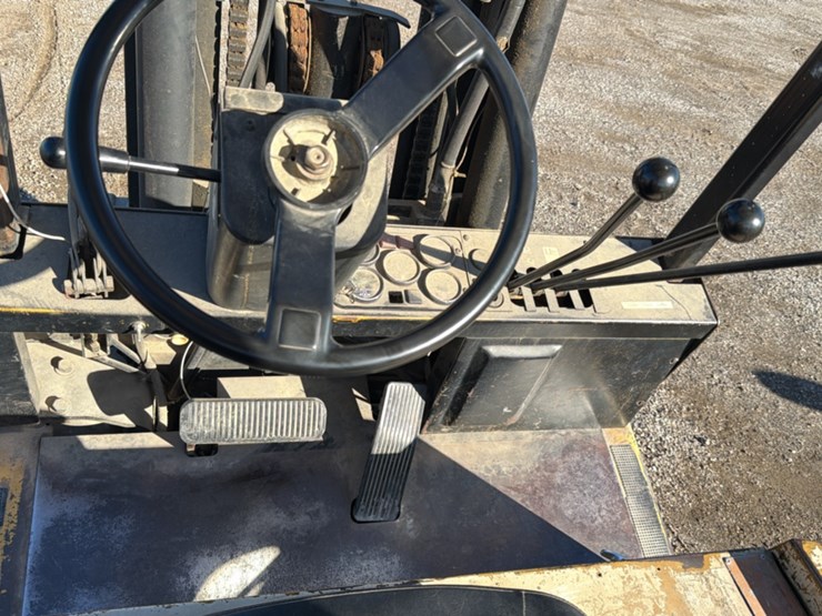 #1353-•-yale-gtc080-forklift-image-19