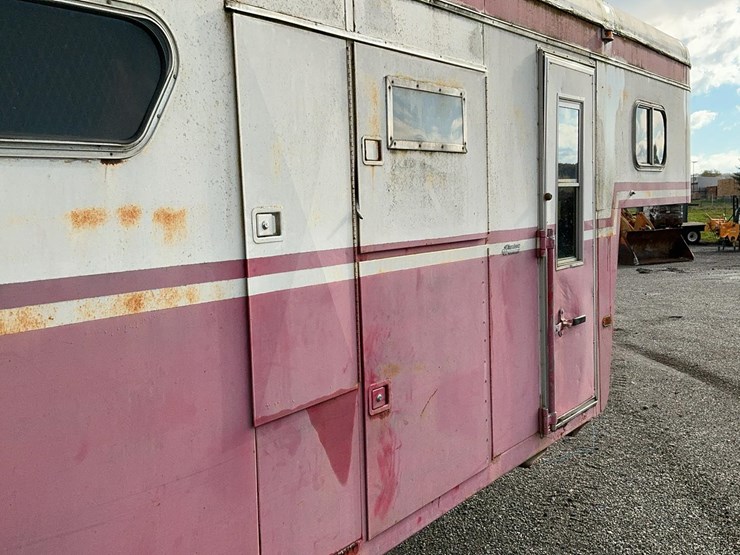 #2150-•-turnbow-gooseneck-4-horse-trailer-image-46