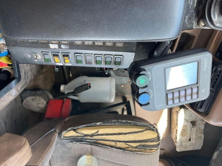 mack-granite-cv713-image-25