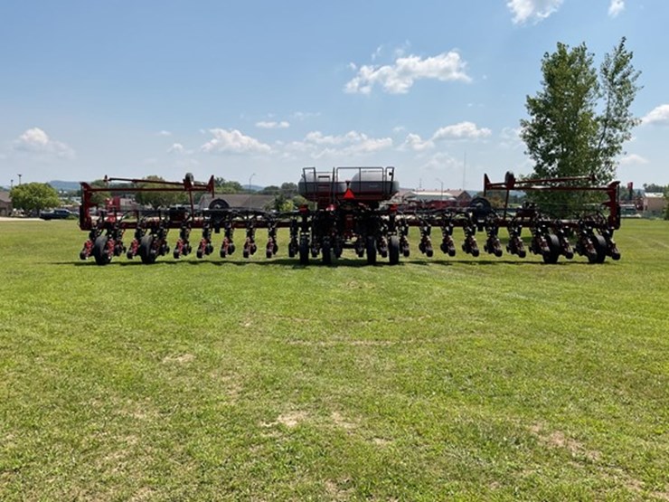 2022-case-ih-2150-image-23