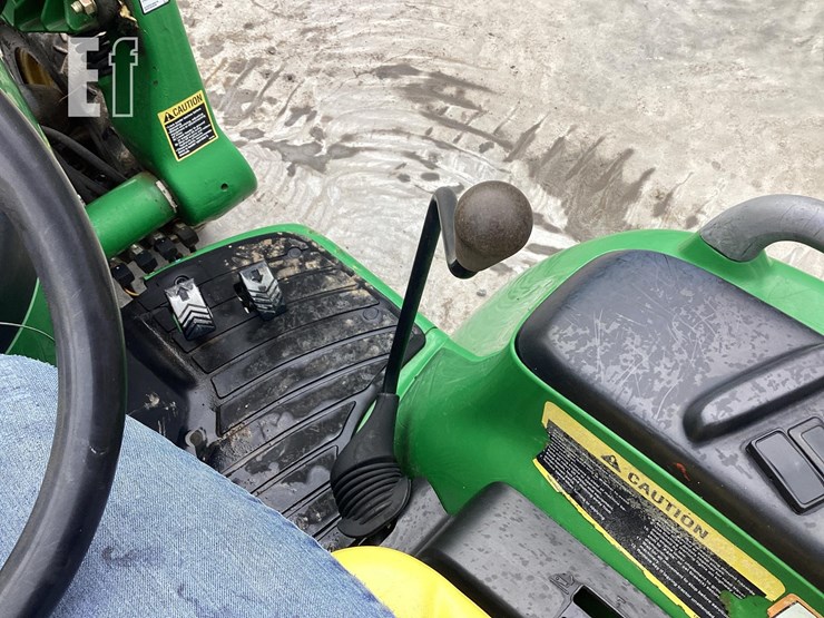 2005-john-deere-3120-image-16