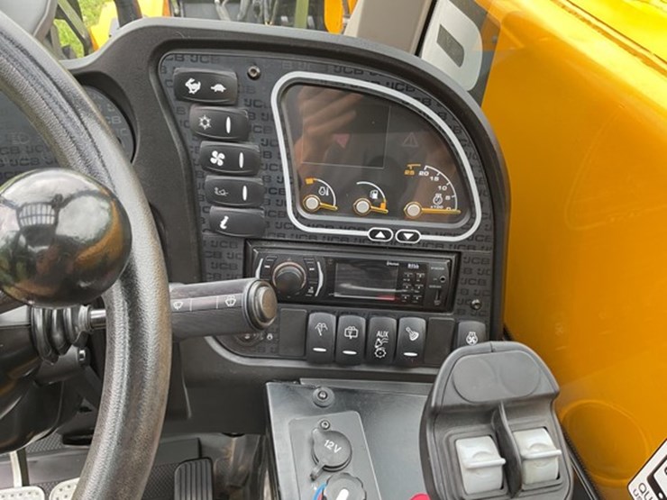 2022-jcb-525-60-image-13