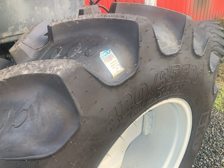 new-holland-tv140-image-13