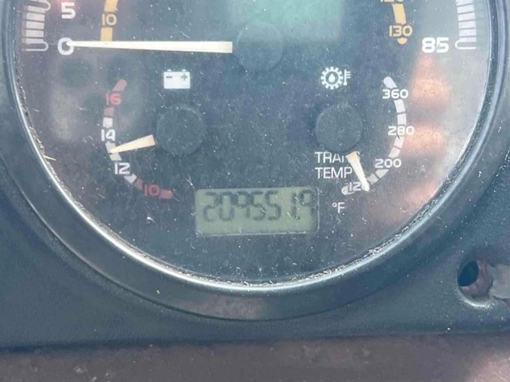 2013-mack-leu633-image-38