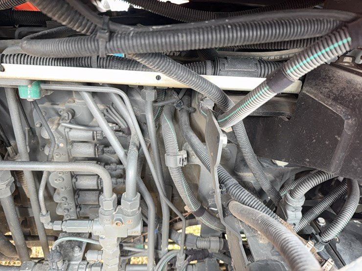 kubota-m7-172-premium-image-59