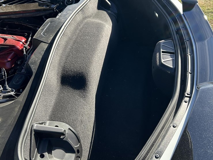 2021-chevrolet-corvette-image-16