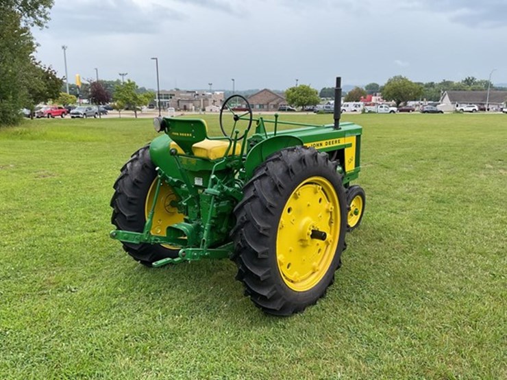 1957-john-deere-520-image-5