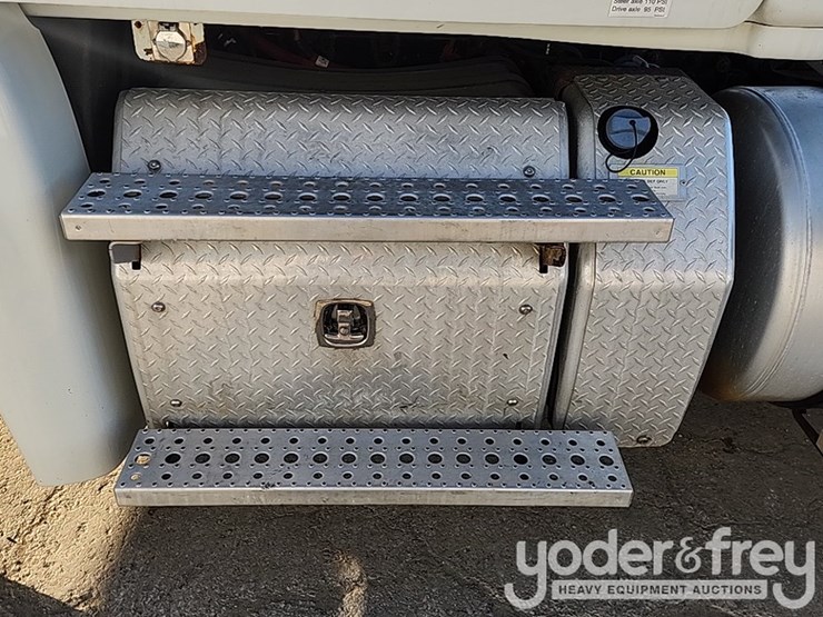 2017-freightliner-cascadia-image-12