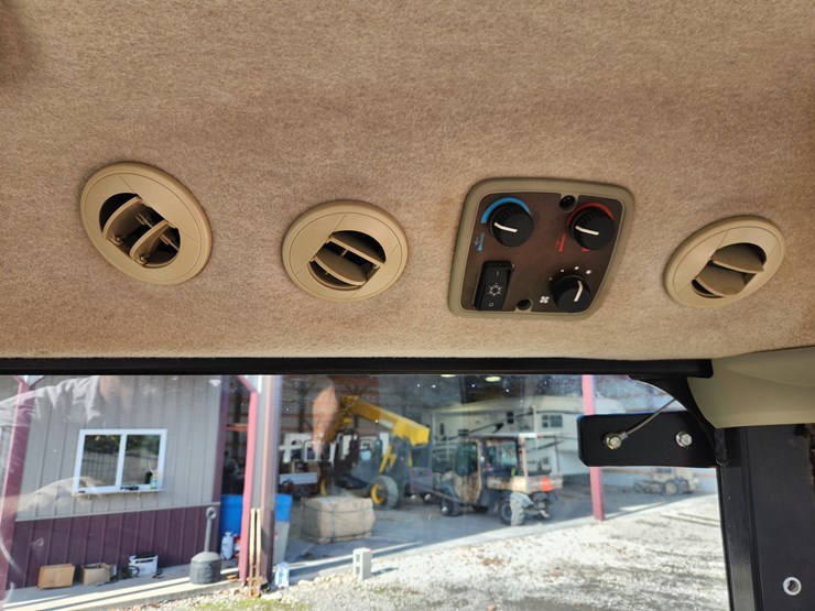 john-deere-3039r-image-10