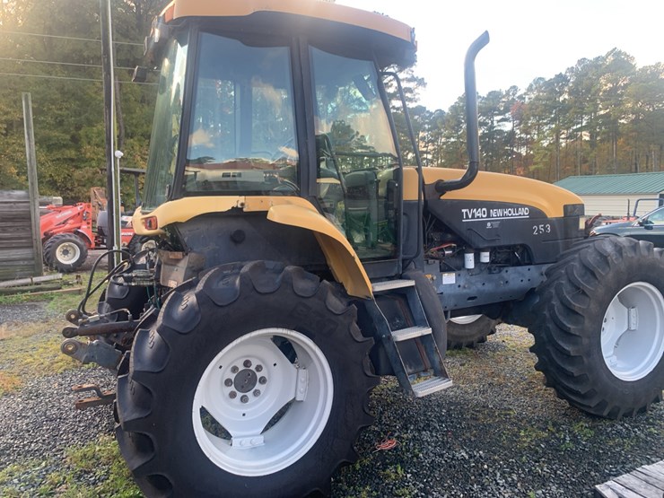 new-holland-tv140-image-6