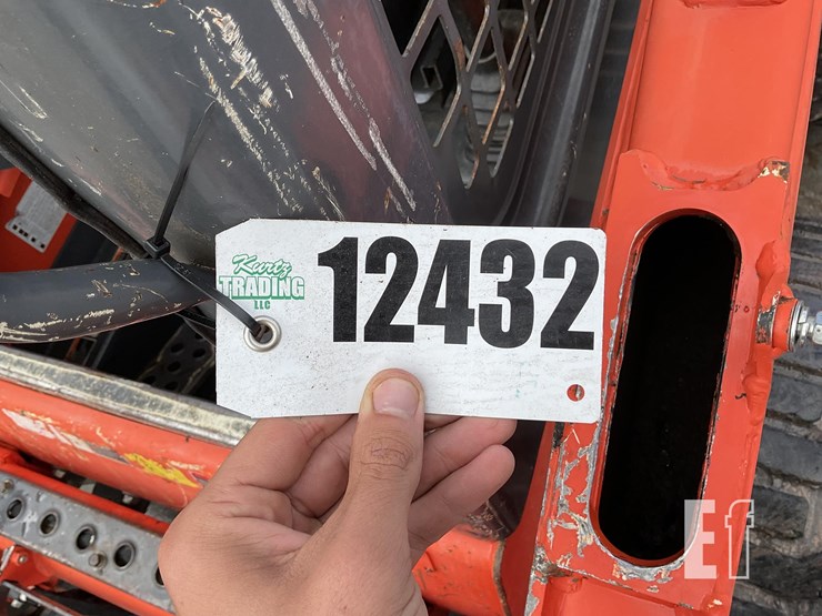 2017-kubota-ssv65-image-21