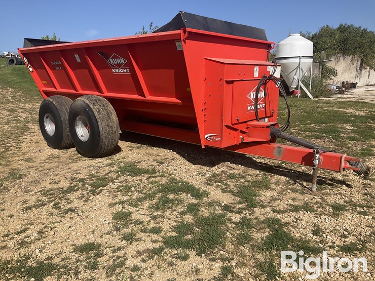 2012-kuhn-8124-slinger-manure-spreader-image-3