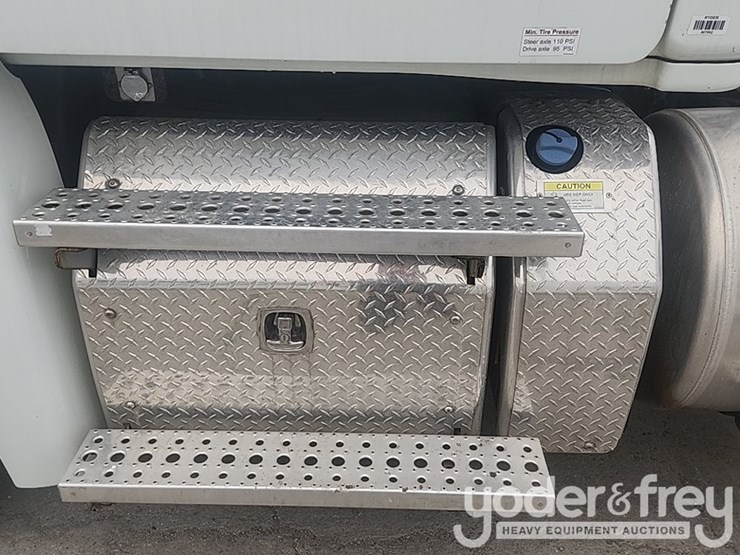 2019-freightliner-cascadia-image-12